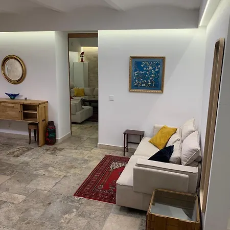 Old Town Underground Apartment *