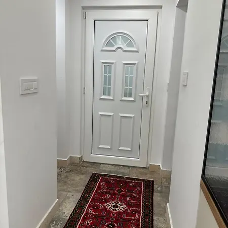 Old Town Underground Apartment